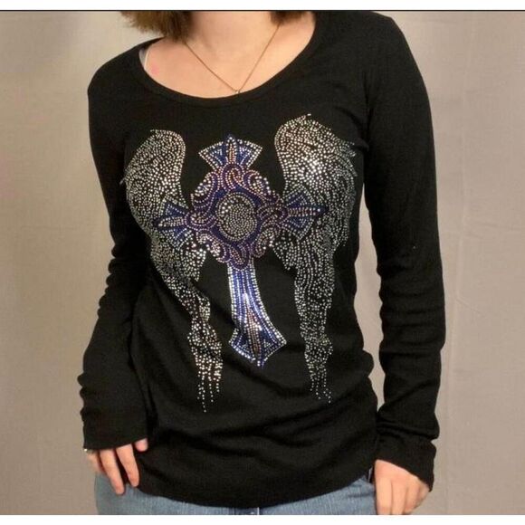 WB Atlas Vintage Y2K Black Cross Angel Wing Embellished Tee - Picture 1 of 6